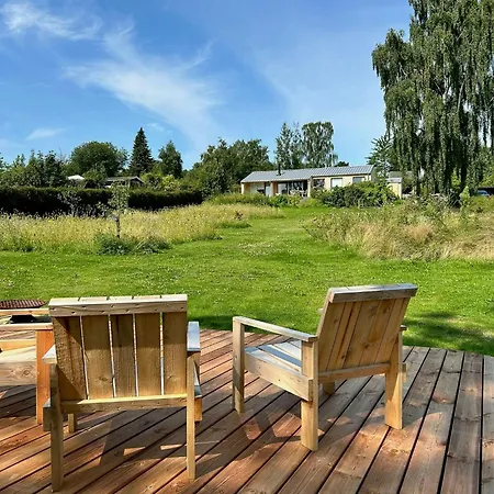 House With Beautiful Water View In Natural Setting Vakantiehuis Folle